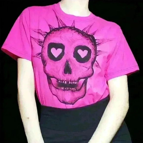 Vintage Tops - 90s mall goth Avril  Lavigne inspired fuchsia pink punk skull graphic t-shirt